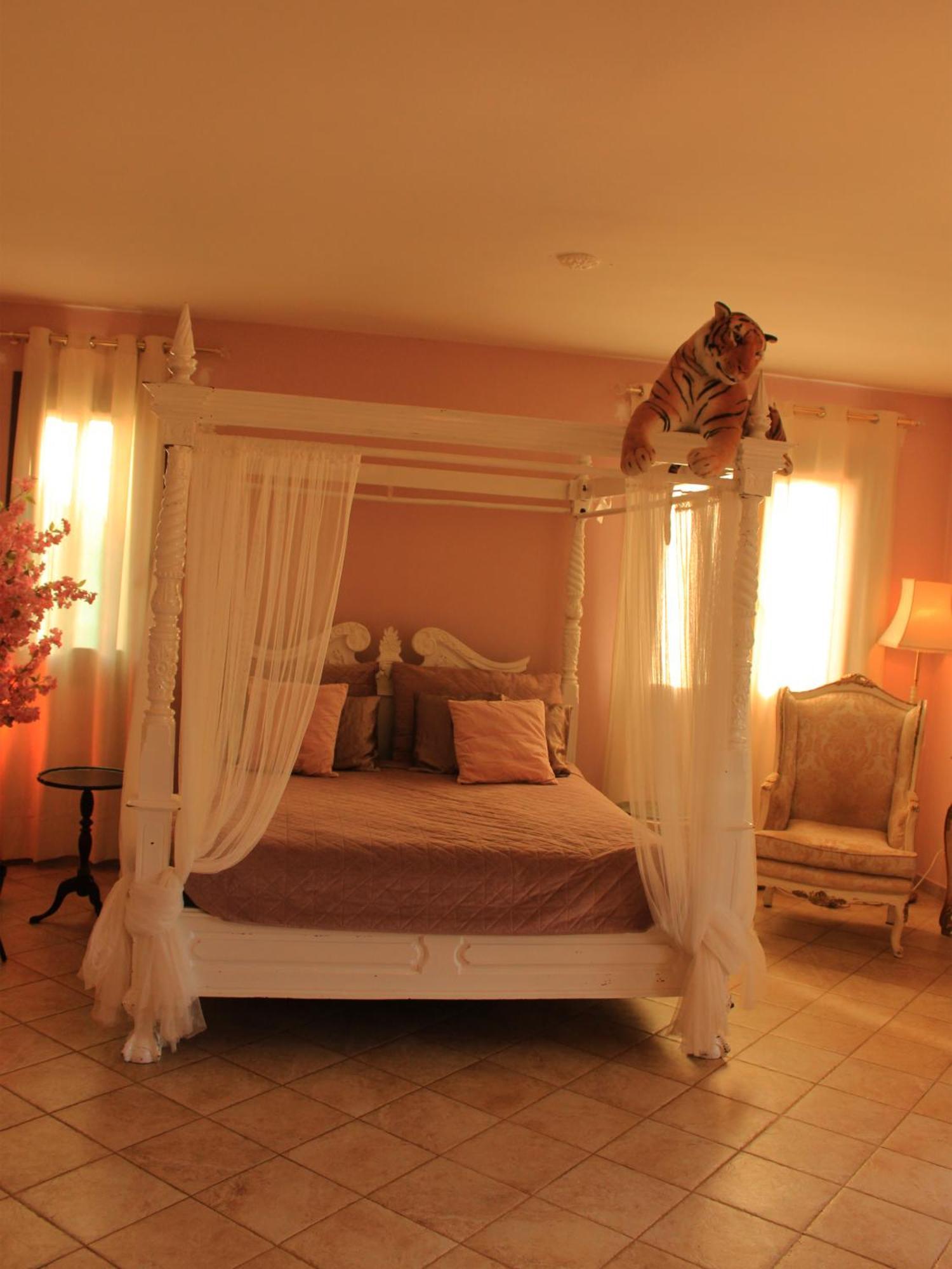 Esmaraldas House Of Love Terrasini Buitenkant foto