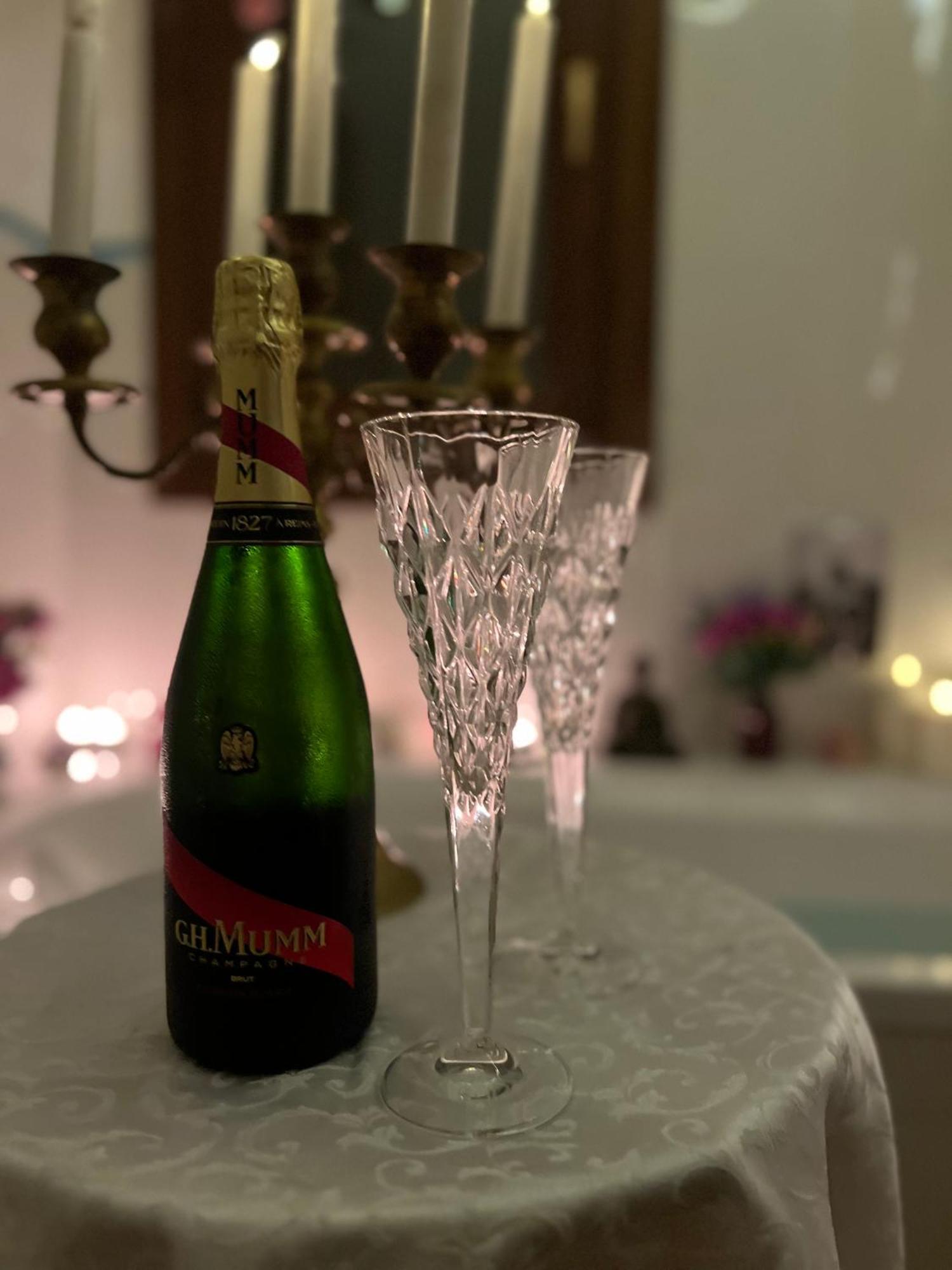 Esmaraldas House Of Love Terrasini Buitenkant foto